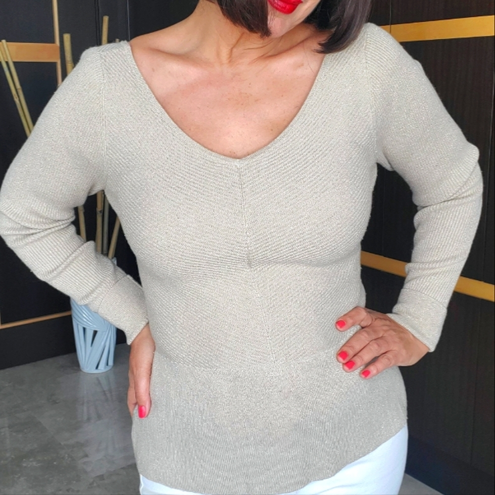 WHITE HOUSE BLACK MARKET SWEATER TOP,SIZE MEDIUM, AS NEW!